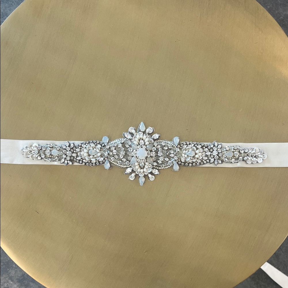 Odette White and Silver Beaded Belt